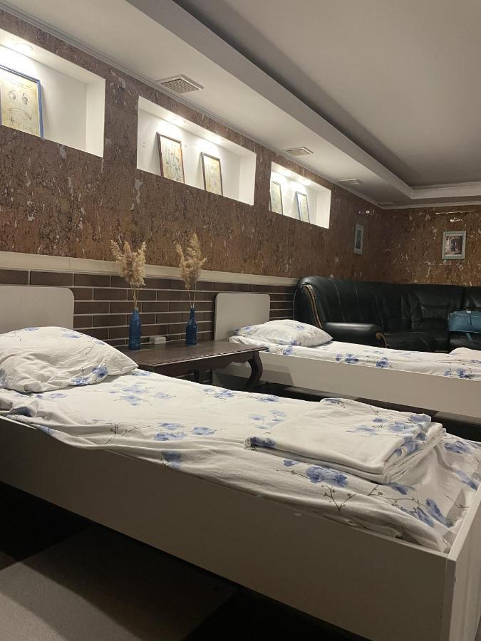 Mang'O Hostel Aqtau Buitenkant foto