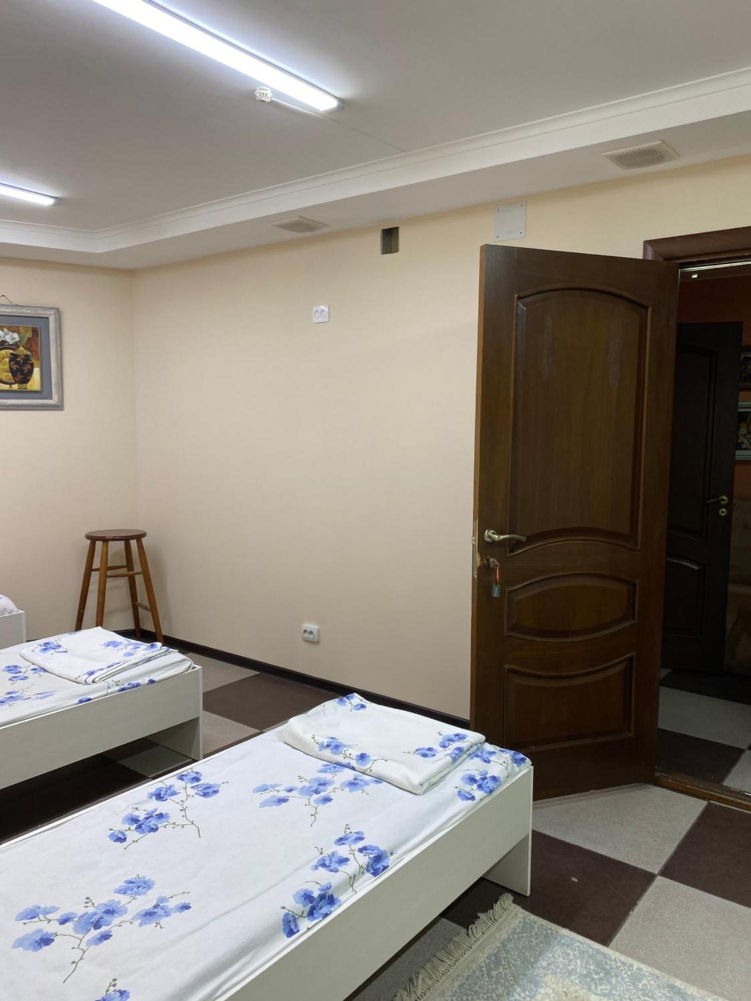 Mang'O Hostel Aqtau Buitenkant foto
