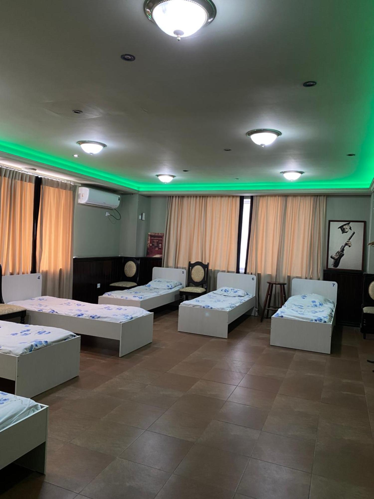 Mang'O Hostel Aqtau Buitenkant foto