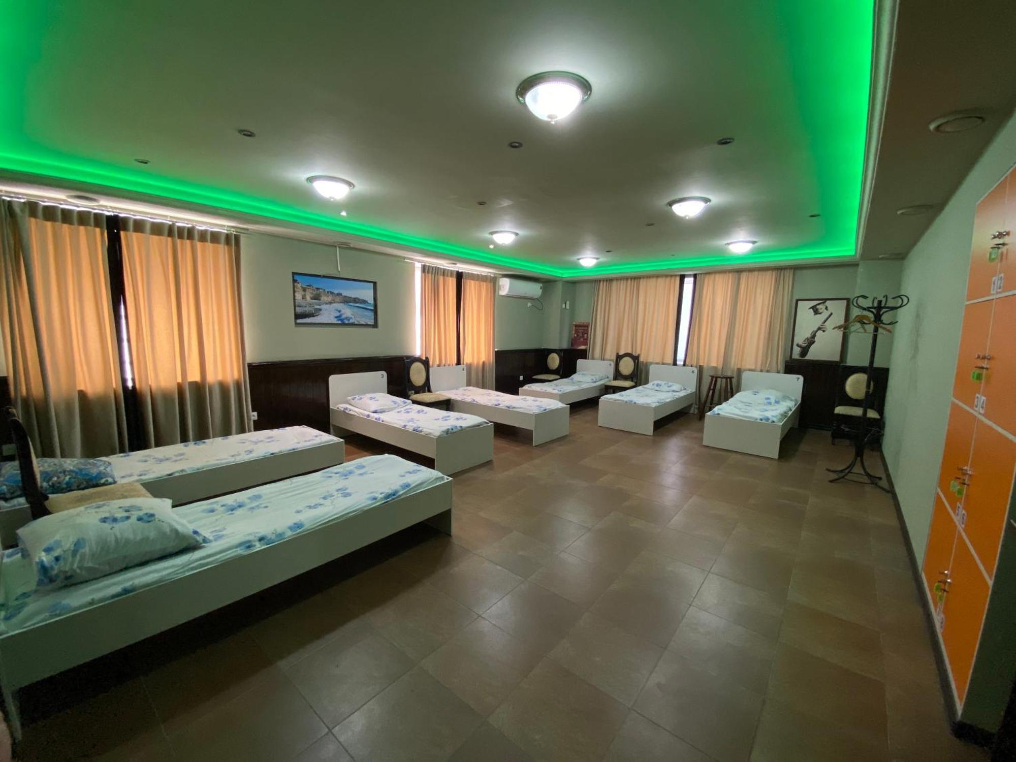 Mang'O Hostel Aqtau Buitenkant foto