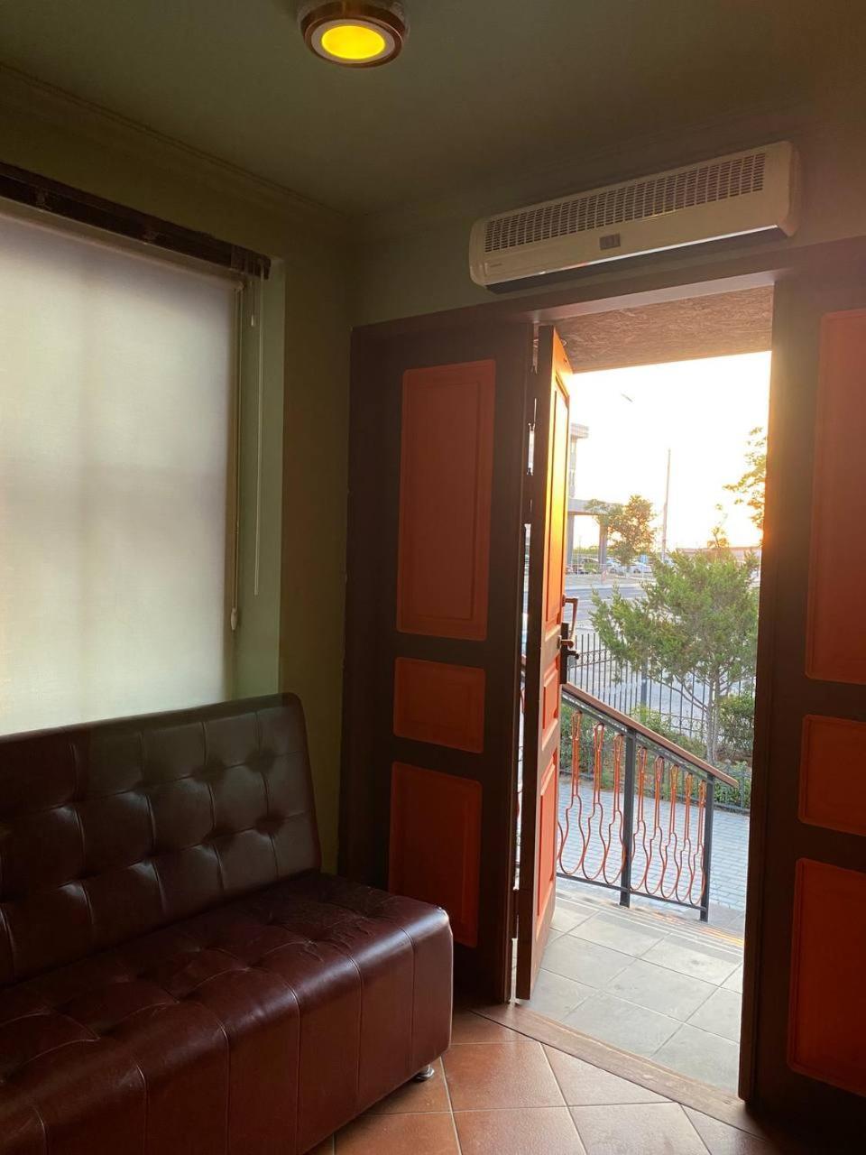Mang'O Hostel Aqtau Buitenkant foto