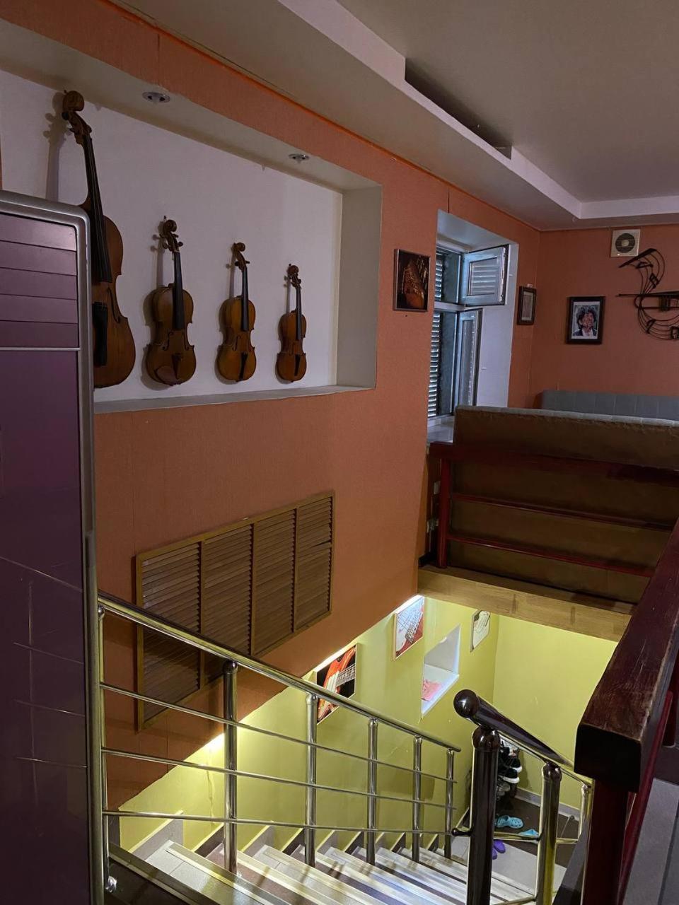 Mang'O Hostel Aqtau Buitenkant foto